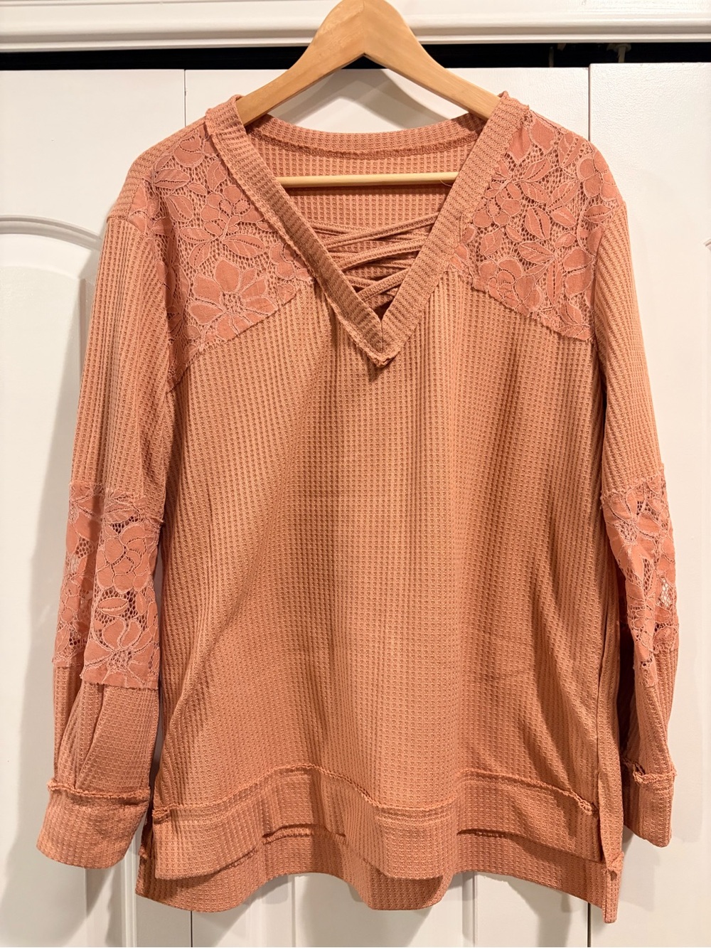 Lace-Inset V-Neck Waffle Knit Tunic β Dusty Rose